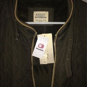NWT Zip Vest XL